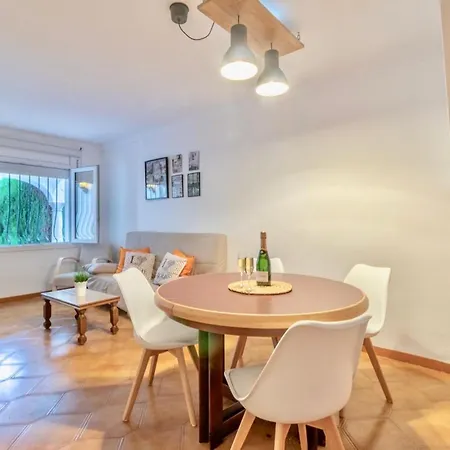 Casa L'escala, 2 Dormitorios, 5 Personas - Es-325-35 *