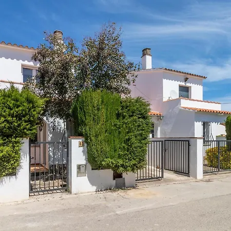 Casa L'escala, 2 Dormitorios, 5 Personas - Es-325-35 Holiday home *