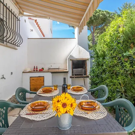 Casa L'escala, 2 Dormitorios, 5 Personas - Es-325-35 Torroella De Montgri
