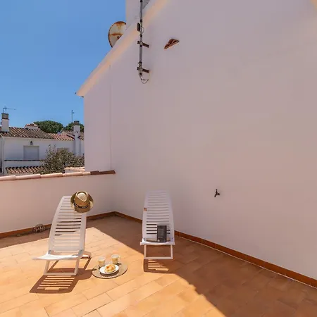 Casa L'escala, 2 Dormitorios, 5 Personas - Es-325-35 Torroella De Montgri