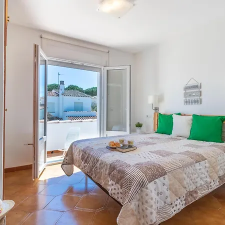 Casa L'escala, 2 Dormitorios, 5 Personas - Es-325-35