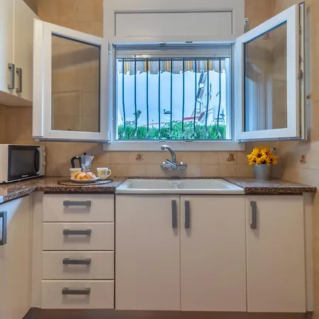 Casa L'escala, 2 Dormitorios, 5 Personas - Es-325-35 Torroella De Montgri