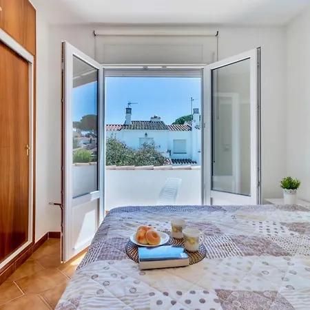 Casa L'escala, 2 Dormitorios, 5 Personas - Es-325-35 Holiday home